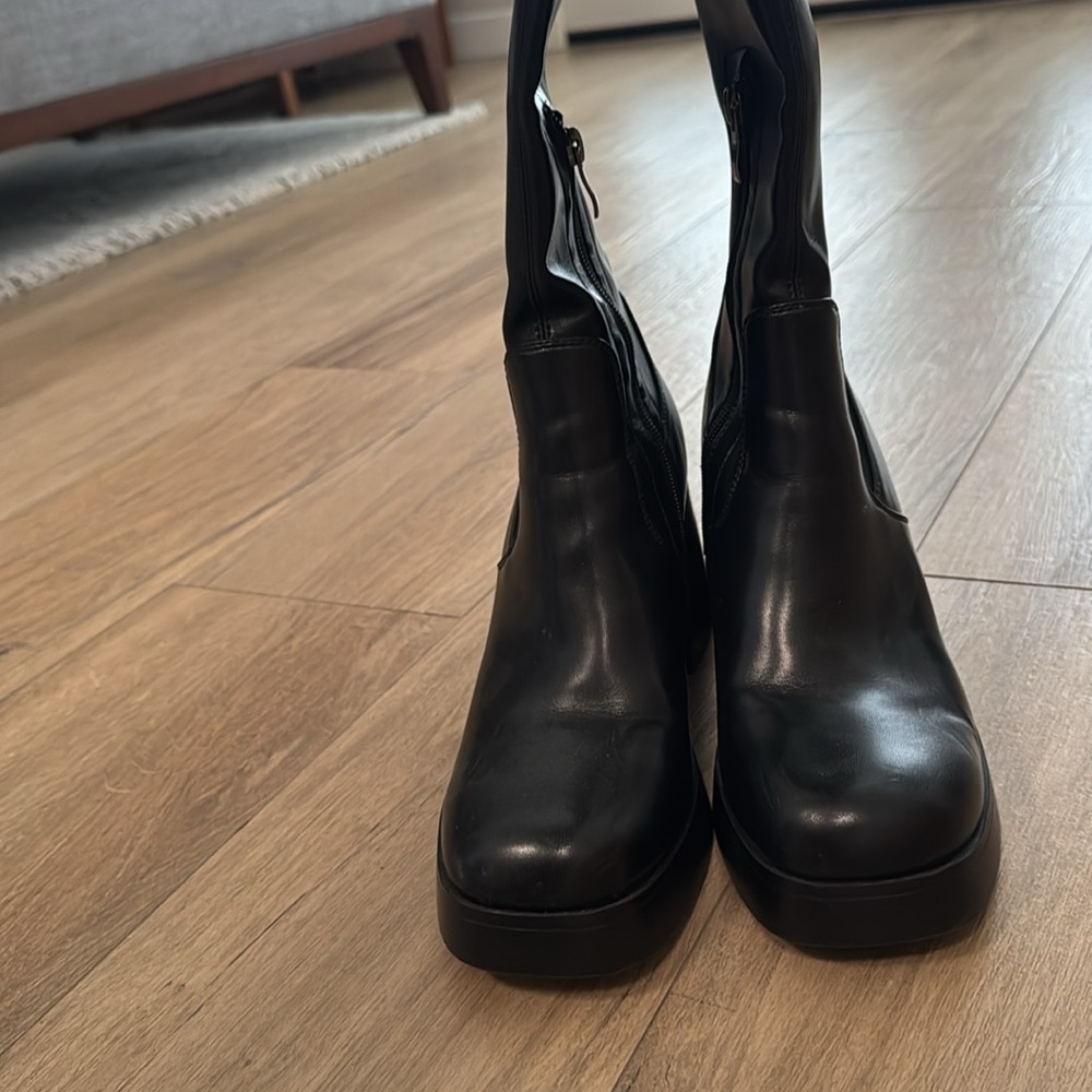 NWOT Classic Black Block Heel High Boots - size 9 - Picture 4 of 4